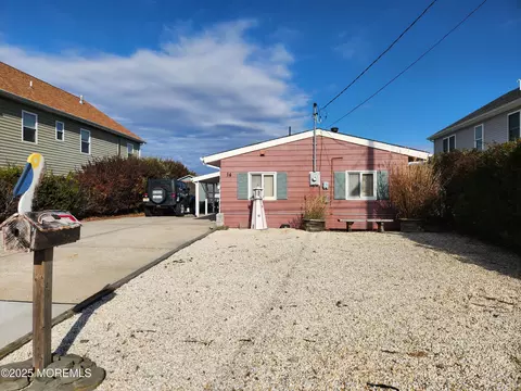 14 W Thames Rd, Little Egg Harbor, NJ 08087