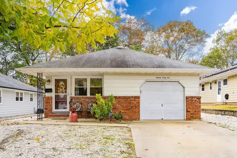 1645 Mount Everest Ln, Toms River, NJ 08753