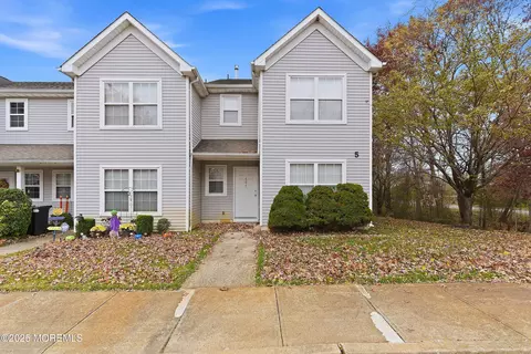 501 Horizon Dr, Toms River, NJ 08755