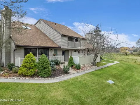 55 Cotswold Cir, Ocean, NJ 07712