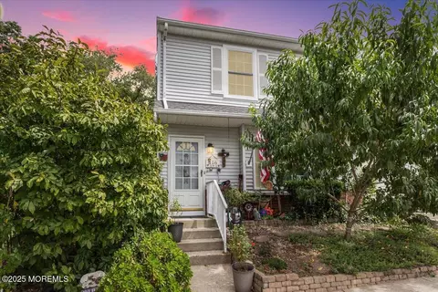 116 Joan Ct, Jackson, NJ 08527