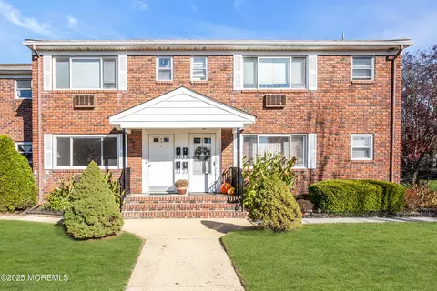 49 Laurel Pl #A, Eatontown, NJ 07724