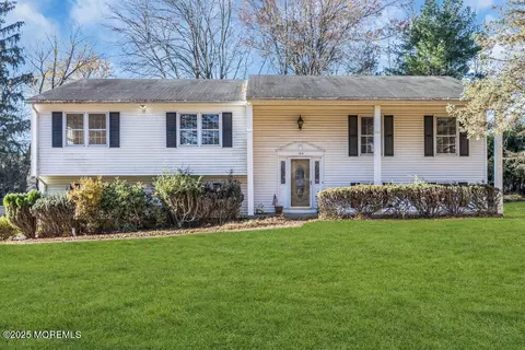 185 Ballantine Rd, Middletown, NJ 07748