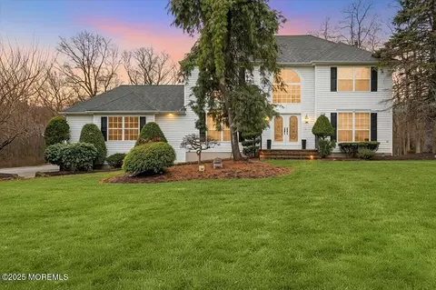 12 Tall Woods Dr, Manalapan, NJ 07726