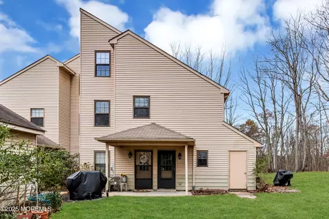 705 Bluebell Dr, Jackson, NJ 08527