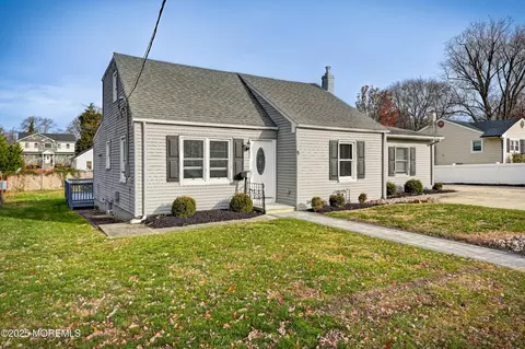 Exterior - 5 Seventh St, Matawan, NJ 07747 photo 2 of 9