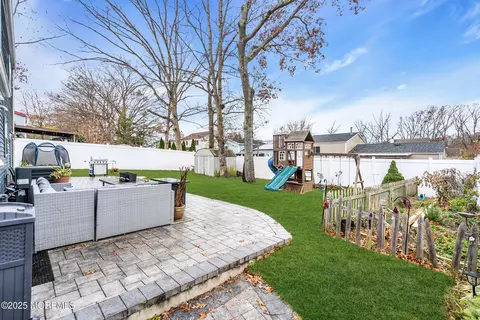 Exterior - 5 Sloop Ct, Barnegat, NJ 08005 photo 3 of 4
