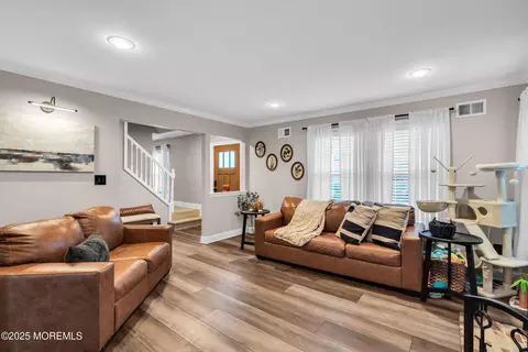 Entry Way - 5 Sloop Ct, Barnegat, NJ 08005 photo 1 of 2