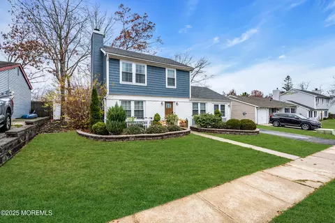 Exterior - 5 Sloop Ct, Barnegat, NJ 08005 photo 2 of 4