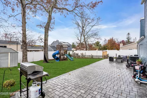 Exterior - 5 Sloop Ct, Barnegat, NJ 08005 photo 4 of 4