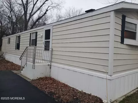 78 Antonia Dr, Jackson, NJ 08527