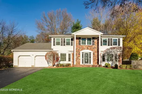 1 Kate Ct, Marlboro, NJ 07746