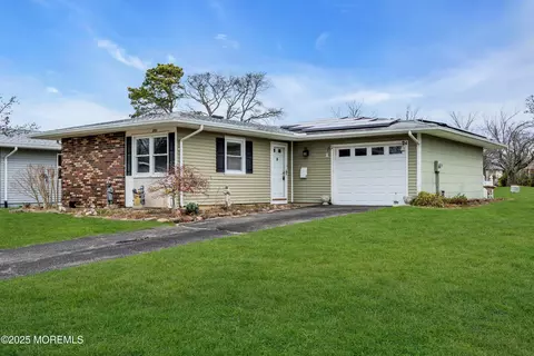 201 Blake Cir, Brick, NJ 08724