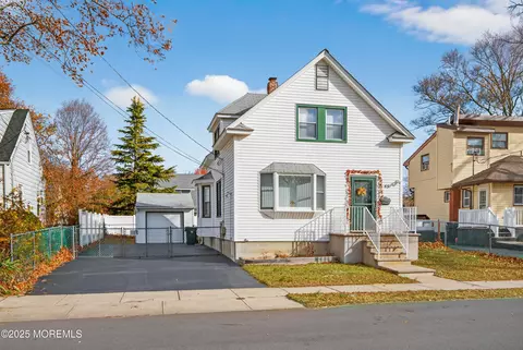 45 8th St, Keansburg, NJ 07734