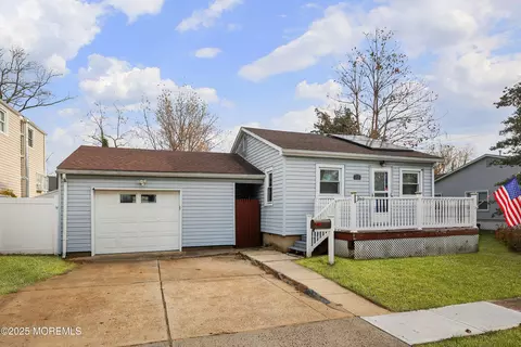 22 Carter Ave, North Middletown, NJ 07748