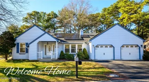 25 Dartmouth St #61, Whiting, NJ 08759