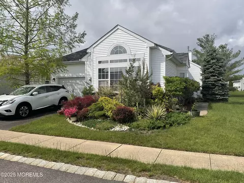 6 Ravenna Rd, Manchester, NJ 08759