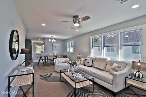 16 Mount Dashan Ln, Toms River, NJ 08753