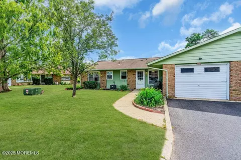 56 Buckingham Dr # B, Manchester, NJ 08759