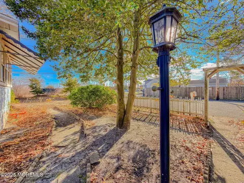 6 Vanard Dr, Brick, NJ 08723