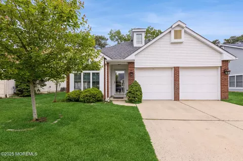 1640 Goldspire Rd, Toms River, NJ 08755