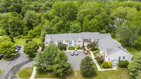 33 Oliver Ct #1, Freehold, NJ 07728