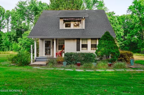 156 Old Tavern Rd, Howell, NJ 07731