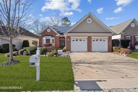 66 Crooked Stick Rd, Jackson, NJ 08527