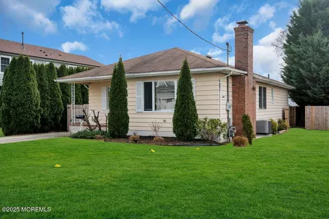 805 Jersey Ave, Spring Lake Heights, NJ 07762