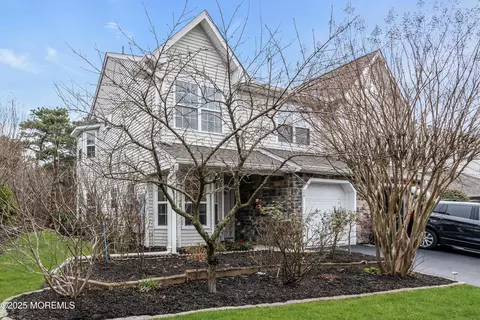 26 Buford Ct, Tinton Falls, NJ 07753