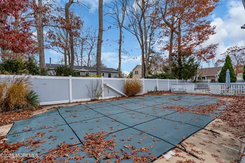 Exterior - 822 Devon St, Forked River, NJ 08731 photo 3 of 6