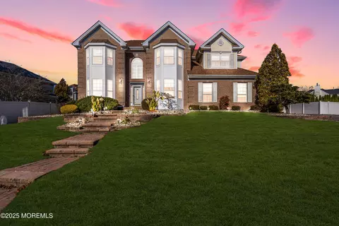 3 Knightsbridge Pl, Jackson, NJ 08527