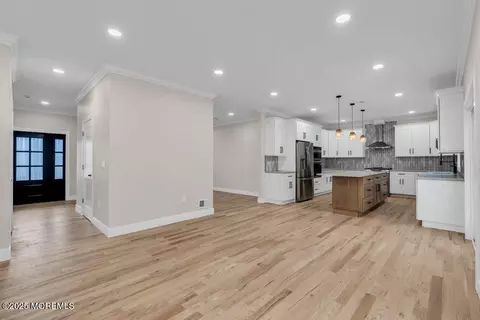 Entry Way - 1412 Forest Ave, Brick, NJ 08724 photo 6 of 9