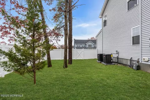 Exterior - 1412 Forest Ave, Brick, NJ 08724 photo 10 of 11