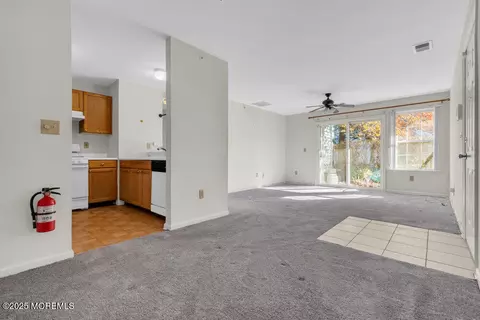 25 Jockey Ln, Tinton Falls, NJ 07753
