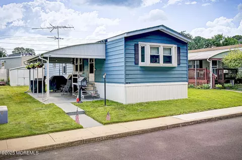 77 Shorehaven Dr #77, Hazlet, NJ 07730