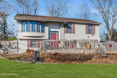 1090 Dove St, Toms River, NJ 08753