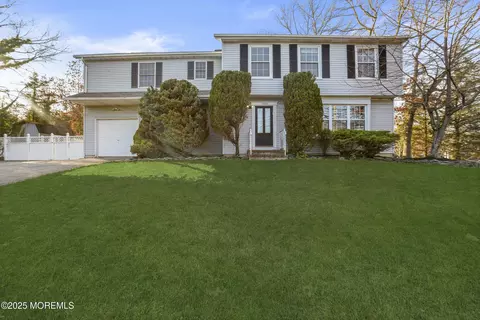1634 Old Freehold Rd, Toms River, NJ 08755