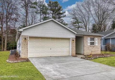 1493 Forelle Ln, Toms River, NJ 08755
