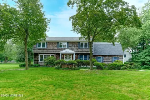 32 Woods Rd, Freehold, NJ 07728