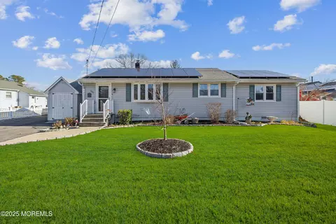 501 Rose St, Lakehurst, NJ 08733
