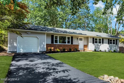 331 Montana Dr, Brick, NJ 08723