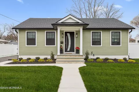34 Kremer Ave, Eatontown, NJ 07724