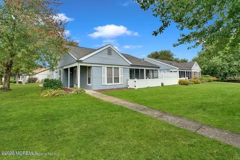 949 Liverpool Cir # A, Manchester, NJ 08759