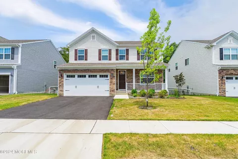 41 Gazania Dr, Old Bridge, NJ 08857