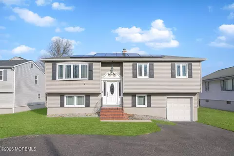 546 Princeton Ave, Brick, NJ 08724