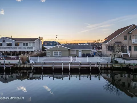 230 Montclair Rd S, Barnegat, NJ 08005
