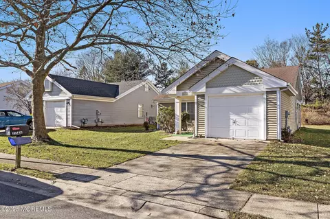 2246 Agincourt Rd, Toms River, NJ 08755