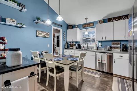 Kitchen - 918 Lakeside Dr N, Forked River, NJ 08731 photo 2 of 2