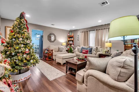 Living - 918 Lakeside Dr N, Forked River, NJ 08731 photo 1 of 2